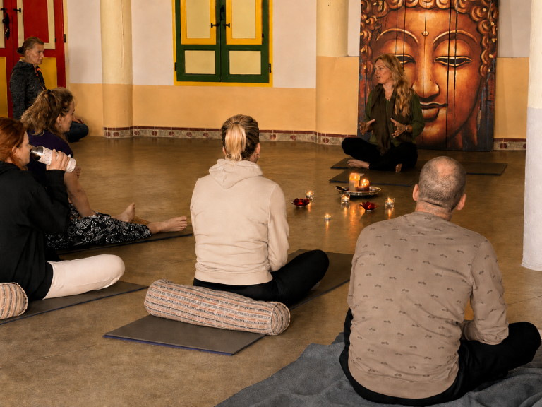 Yin Yoga en je zenuwstelsel: wat gebeurt er werkelijk in je lichaam?